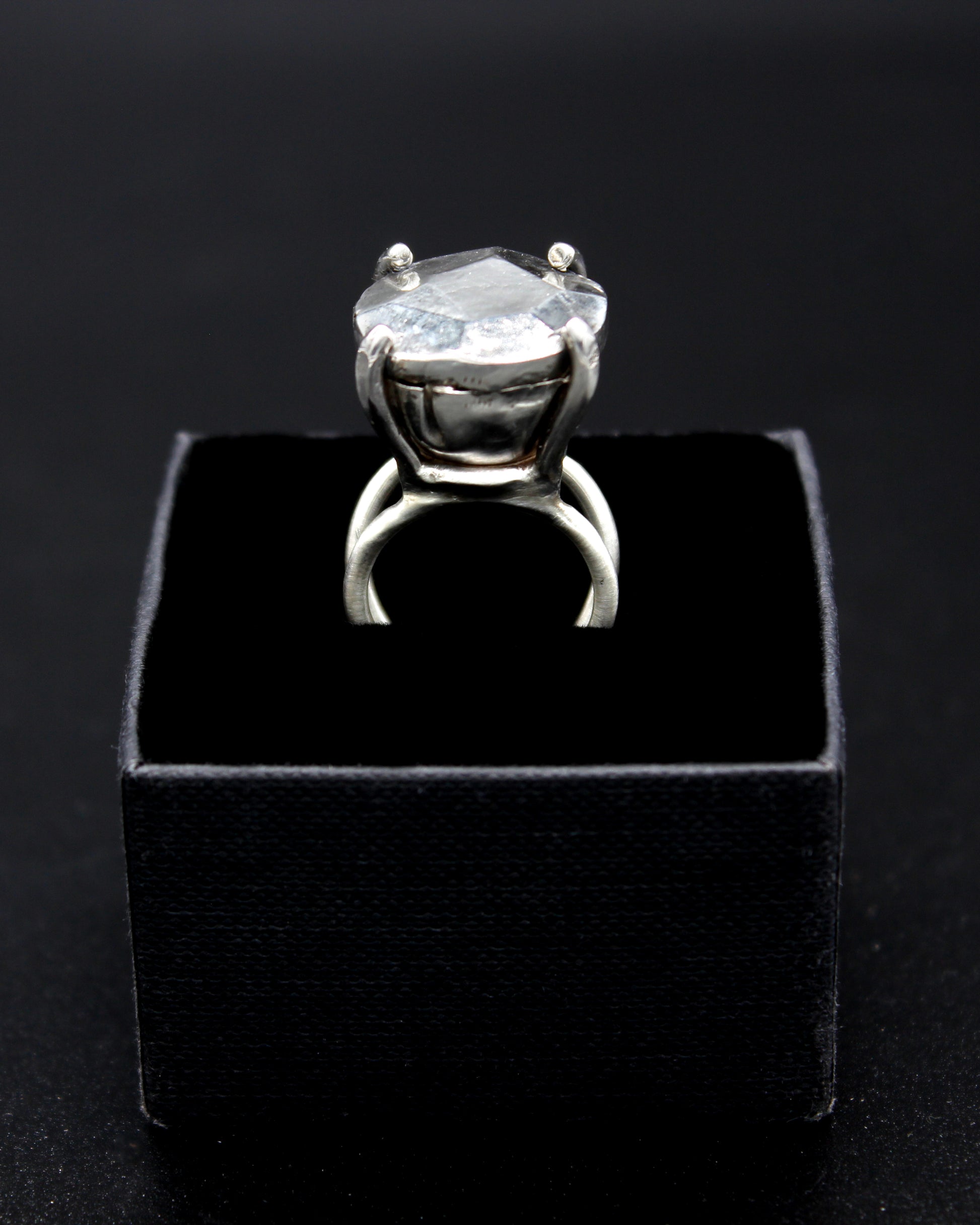 Bague clou forgée