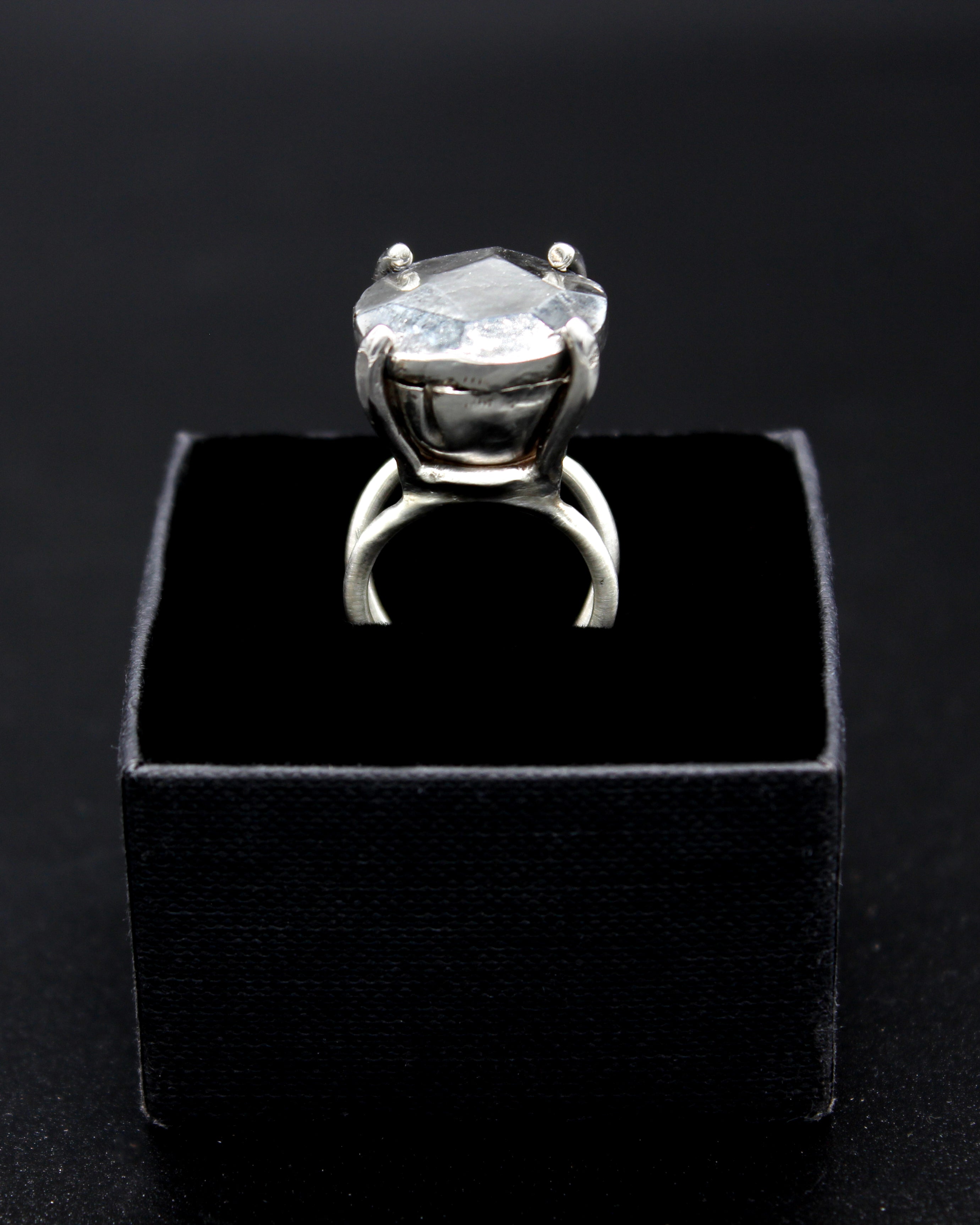 Bague clou forgée
